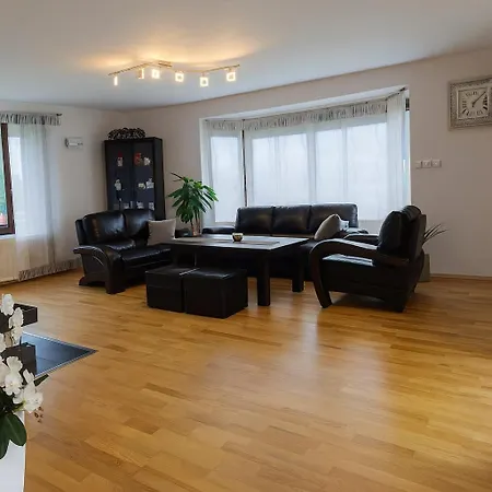 Hébergement de vacances Dworek Pod Jezowa Woda *