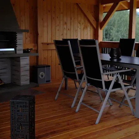 Dom wakacyjny Dworek Pod Jeżową Wodą *